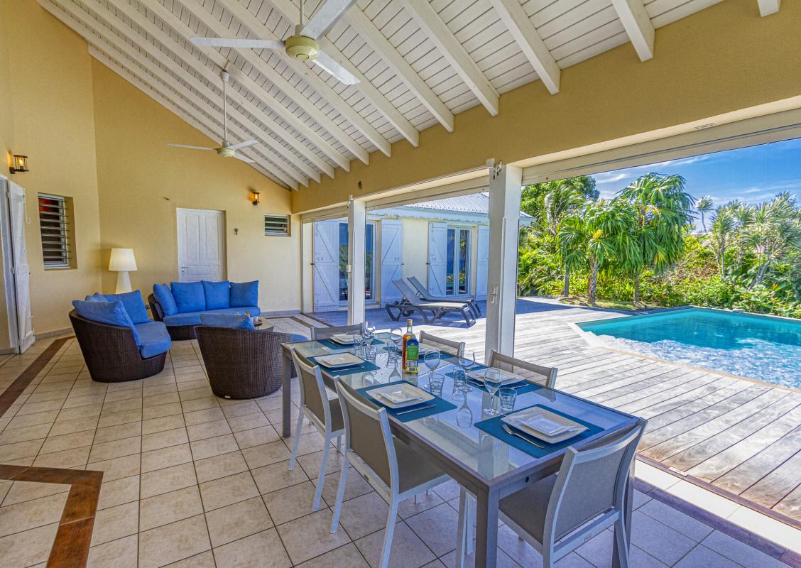 5. Location villa vue mer piscine Deshaies Guadeloupe_Terrasse Vue Mer des Caraibes